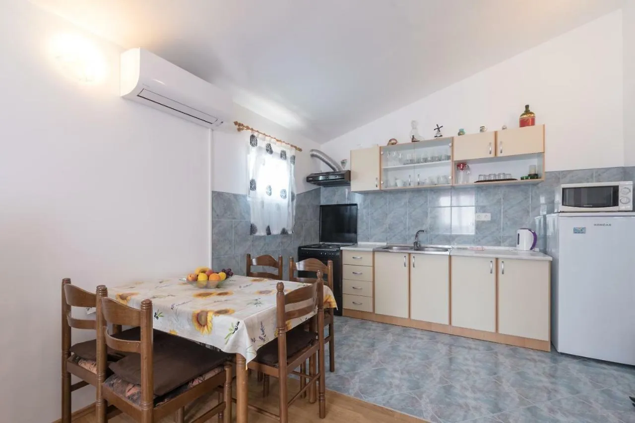 Apartment Marija Vižinada 0*,
